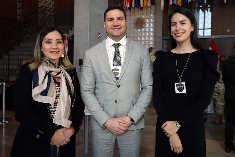 Laura Riquelme, Luis Velázquez y Lourdes Madrignac