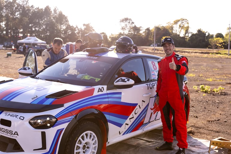 Arturo Ortiz (derecha) y Víctor "Figu" Aguilera sumaron kilómetros a bordo del Lancia Ypsilon Rally4 HF. Al igual que Franco Pappalardo y Juan Pablo Carrera, Arturo y "Figu" sufrieron un percance sin mayores consecuencias.