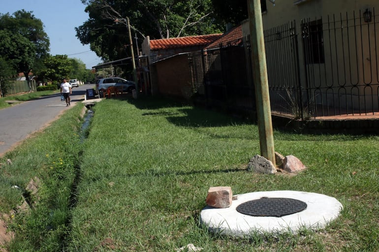 El registro de alcantarillado sanitario presentaría falencias estructurales en las conexiones domiciliarias.