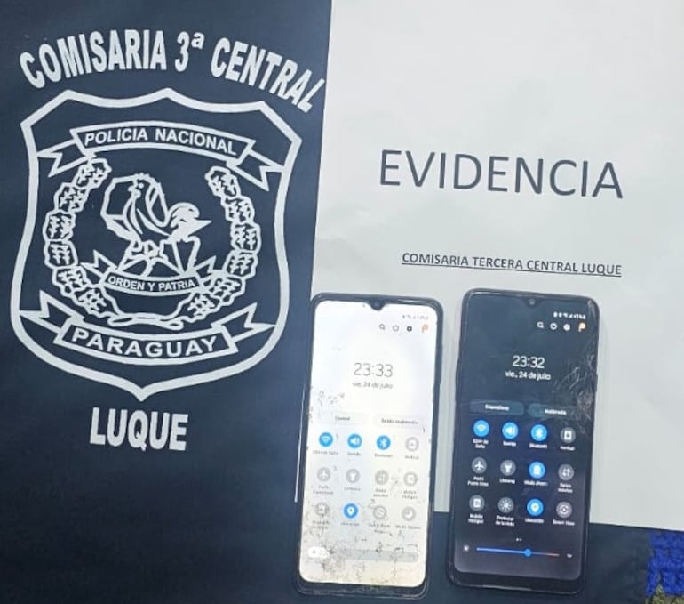 Los teléfonos robados durante el asalto fueron recuperados por la Policía.