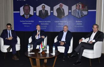 Hoy se realizó el conversatorio “Inversión y crecimiento: oportunidades con la nueva Ley de APP", organizado por la Cámara de Comercio Paraguay-Brasil (CCPB).