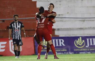 Fernando festeja en el cierre de la fecha.