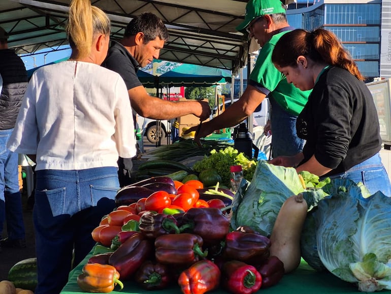 Productores de Itapúa ofertan los mejores cultivos a precios asequibles producto de una exitosa temporada.