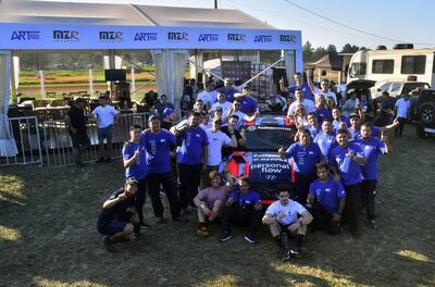 Fau Zaldívar y Víctor Aguilera en el festejo con el equipo y la familia.