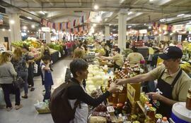 El Agroshopping hace 25 años que une productores y consumidores, en el Shopping Mariscal.