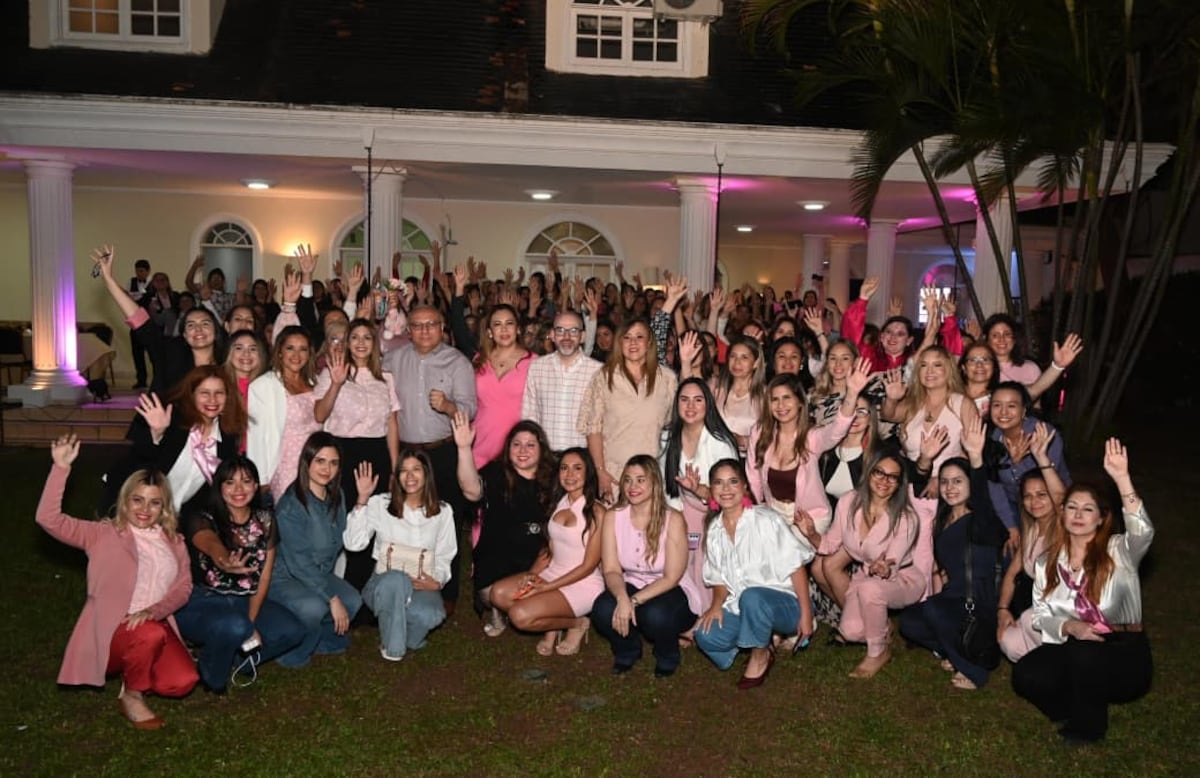 “Lex in Rosa”: Renovación Gremial reunió a abogadas en jornada de confraternidad y concienciación