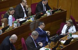 La bancada cartista se quebró ayer durante la votación por la derogación del convenio con la Unión Europea.