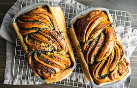 Babkas de sésamo negro.