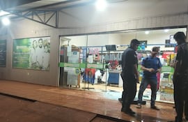 El local donde se produjo el hurto en la madrugada de este lunes, en San Alberto, Alto Paraná.