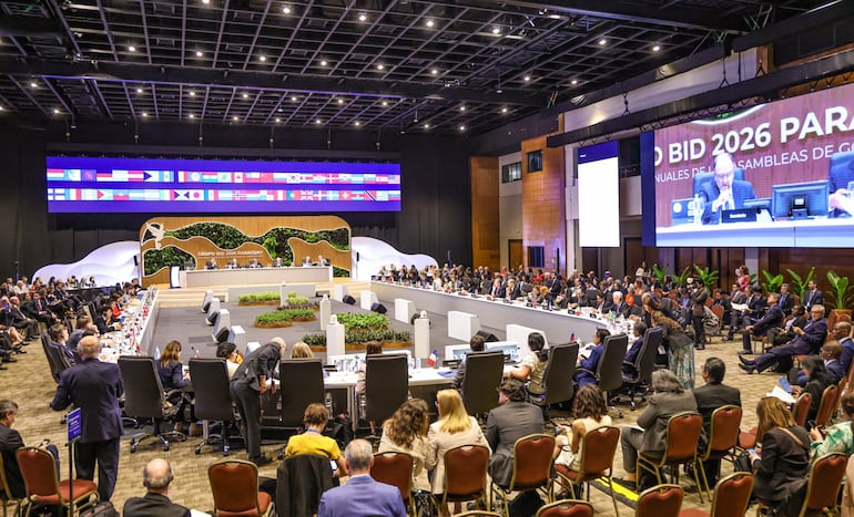 Compromiso en movilizar inversiones históricas  para la región, promete Fernández ante la asamblea del BID