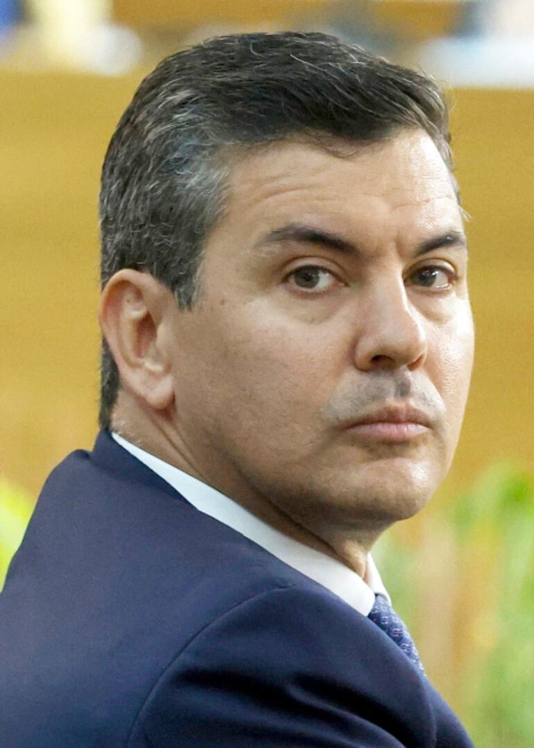 Santiago Peña, presidente.