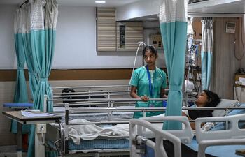 Escuchar música acelera la recuperación tras una intervención quirúrgica: reduce la sensación de dolor que percibe el paciente, la ansiedad y la frecuencia cardíaca, según concluye un estudio presentado este viernes en el Congreso anual del Colegio de Cirujanos de Estados Unidos.