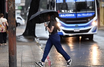 Lluvia cielo nublado clima pronóstico temperatura tormenta
