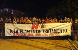 Vecinos del barrio Resistencia de San Ignacio, Misiones, inician una manifestación permanente en rechazo a la construcción de una planta de tratamiento de residuos cloacales en el predio del exmatadero municipal.