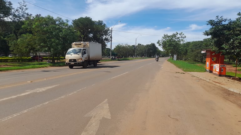 La ruta PY02 con tráfico fluido en la zona de Coronel Oviedo.