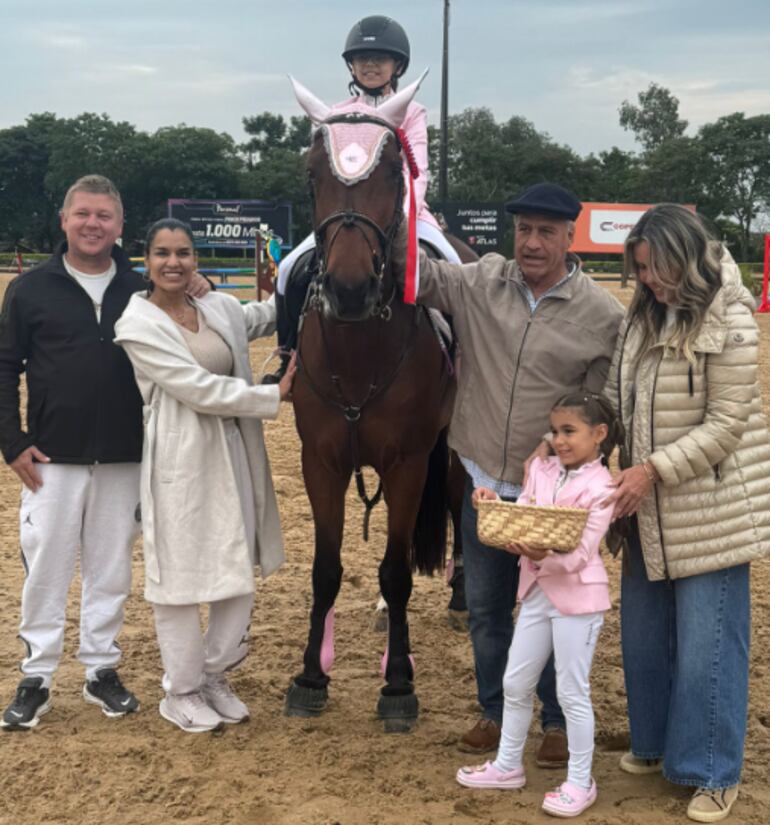 Grace Kelly Hicks del Rakiura fue la mejor en la categoría Menores 0.90 metro.