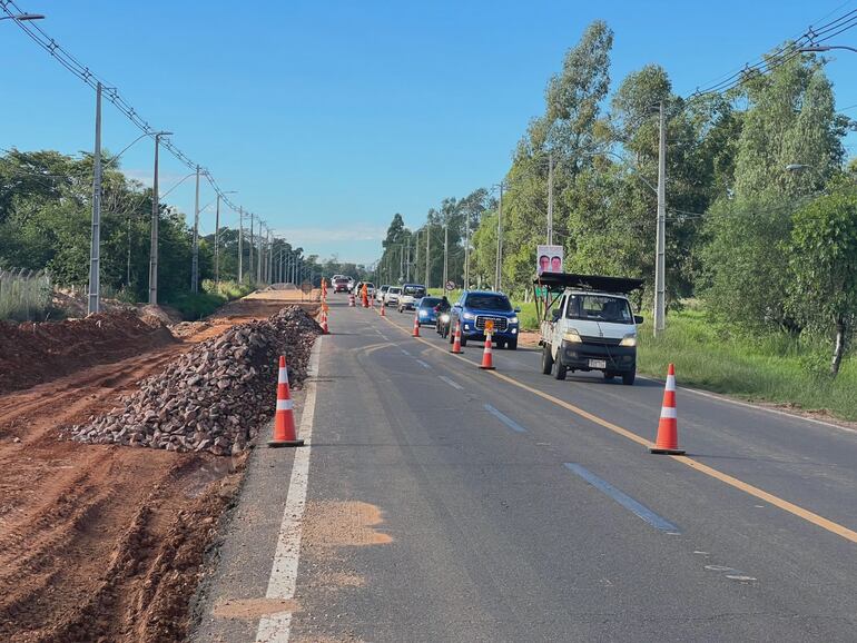 La situación causa molestia entre conductores debido a las demoras y dificultades en la circulación.