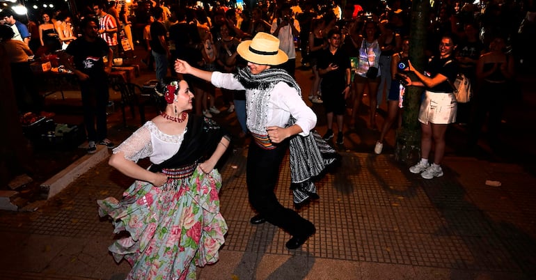 Los números artísticos de diversa índole no pudieron faltar en el evento Palmear-Palma Joven.