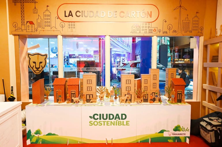 Cartones Yaguareté y Grupo Yaguareté en la Expo de Mariano Roque Alonso