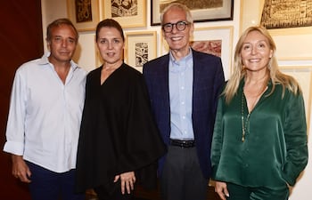 Diego Costa Peuser, director de Pinta Sud Asu, Marcela Marcuzzi de Peuser, Daniel Nasta y Daniela Marcuzzi de Saguier.