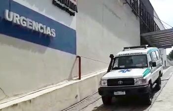 A bordo de una ambulancia de la Fuerza Aérea, José Daniel Zaván salió de alta ayer del Hospital de Trauma.