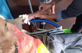 No tienen dinero para afrontar los numerosos gastos que requieren los ancianos sin recursos.