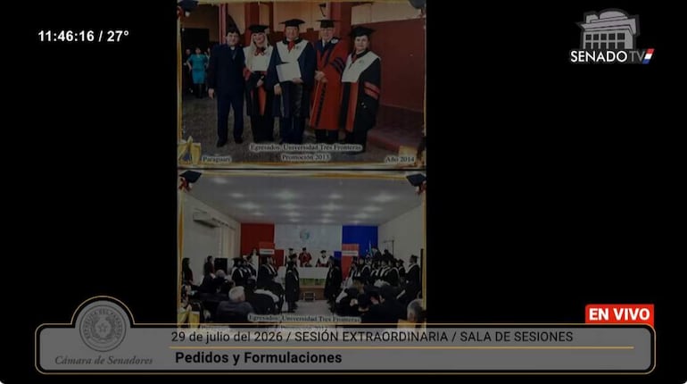 El senador Ramón Retamozo (ANR, aliado cartista), muestra fotos de su graduación de la Universidad Tres Fronteras.