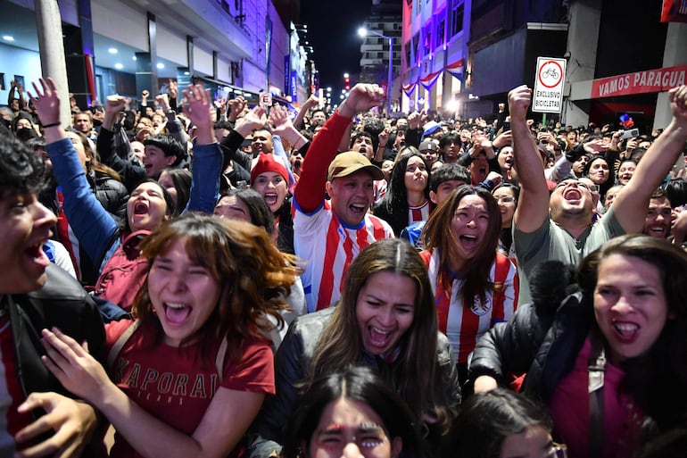 Mundial 2026: público en el centro de Asunción llegó a 100.000 personas, según Policía