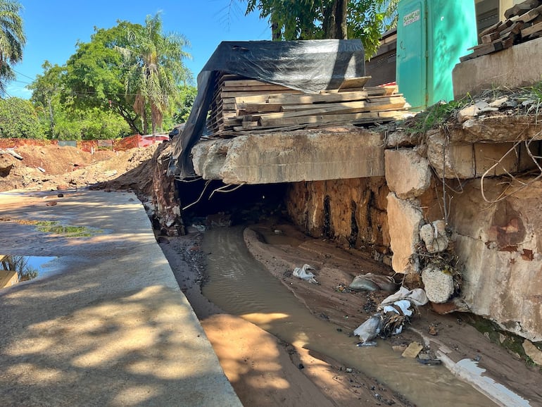 Veredas flotan en el aire en zona de obras de Santo Domingo.