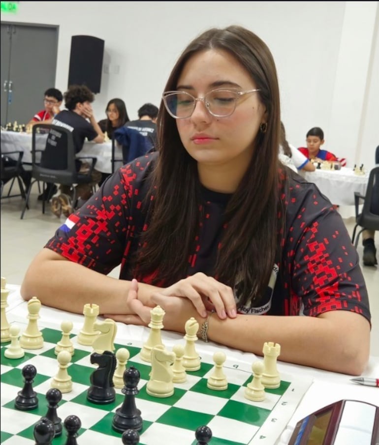 WFM Renata Valentina Mayeregger González (18 años, con ELO 1838).