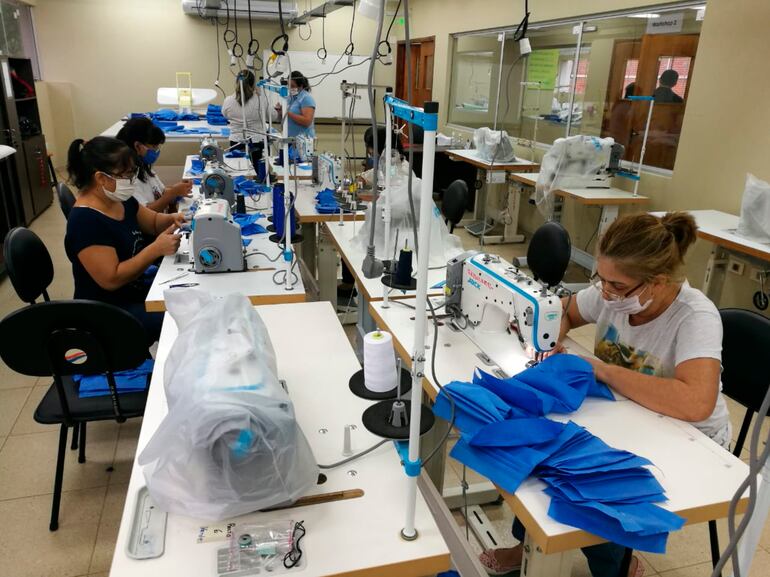 Aunque hubo iniciativas para brindar nuevas oportunidades a las mujeres, muchas de ellas no han logrado superar la crisis que ha significado la pérdida de sus empleos en la pandemia.