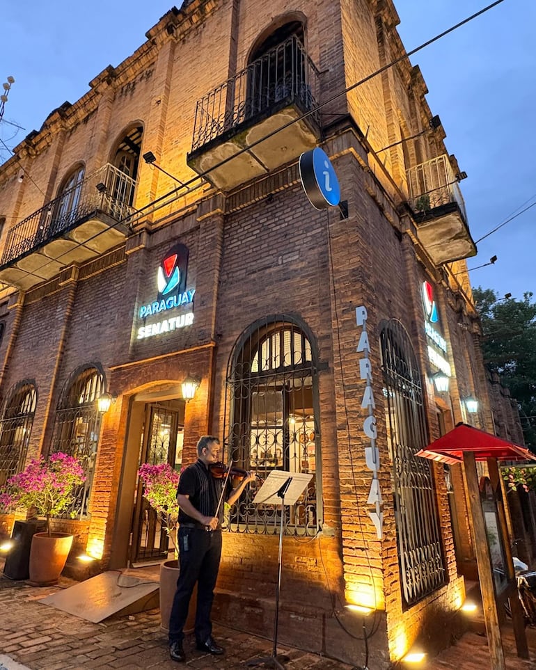 La céntrica Casona Büttner también ofrecerá números de música y danza en la villa veraniega.