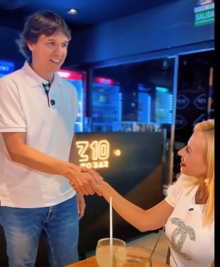 Pablo Zeballos, precandidato a concejal y la edil Carolina González, aspirante a la intendencia de Lambaré.