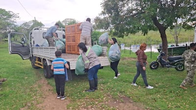 Tareas de evacuaciones en Ayolas por la crecida del río Paraná.
