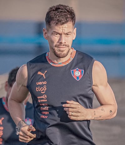 Gastón Claudio Giménez, experimentado mediocampista central de Cerro Porteño.