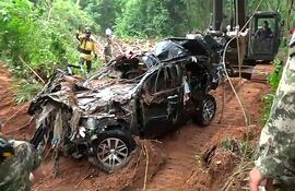 Así quedó la camioneta que utilizaban los militares que fueron arrastrados por un raudal en diciembre del 2023.