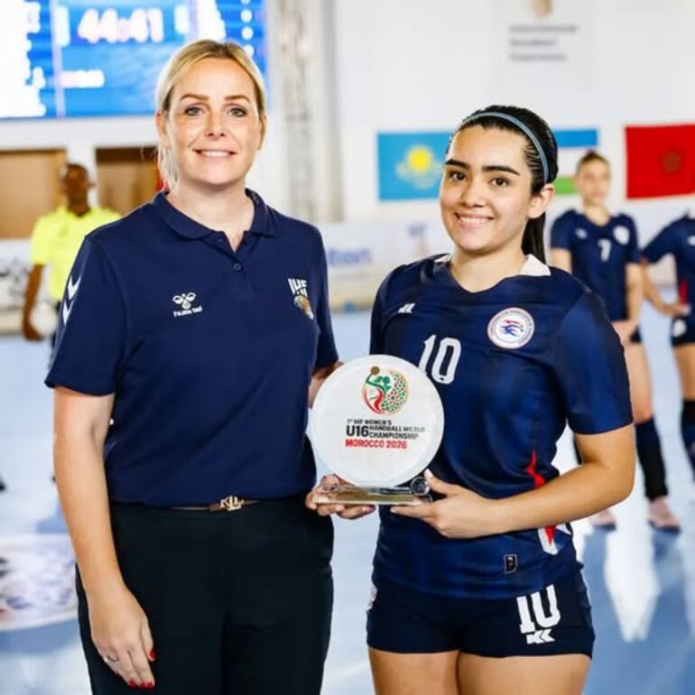 Mayari Ramírez, MVP del juego contra Guinea, "lastimó" las redes guineanas en 12 ocasiones.