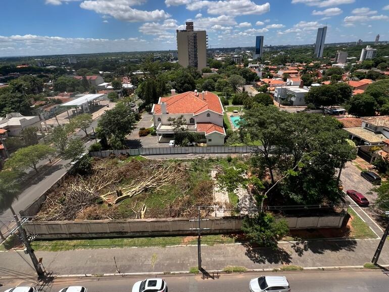 Asunción: pese a orden municipal, avanza el daño ambiental por polémica gasolinera en Trinidad