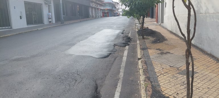 Parches de pésima calidad sobre Cerro Corá entre Iturbe y México.