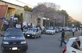 los-estudiantes-y-docentes-en-paro-celebraron-porque-se-logro-frenar-las-elecciones-de-autoridades-en-la-fiuna--195315000000-1519465.jpg