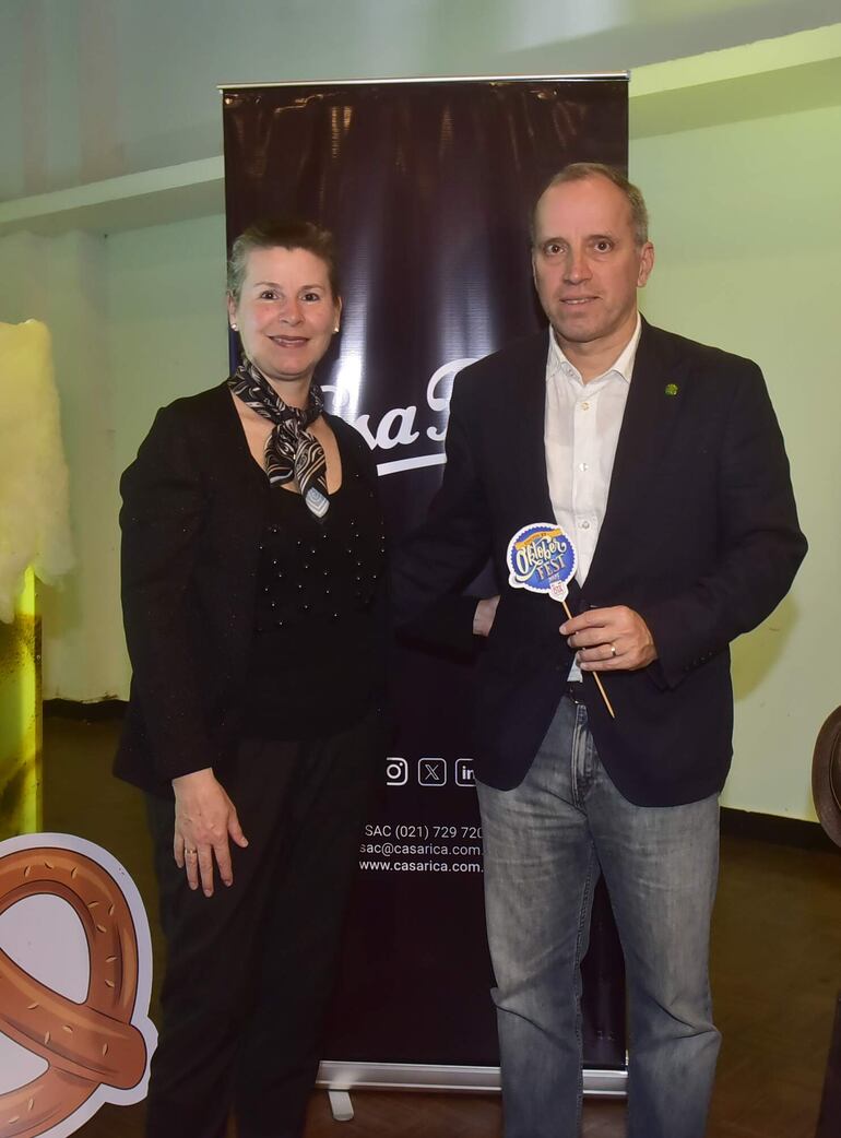 Iris Eder y Marcelo Sabanes.