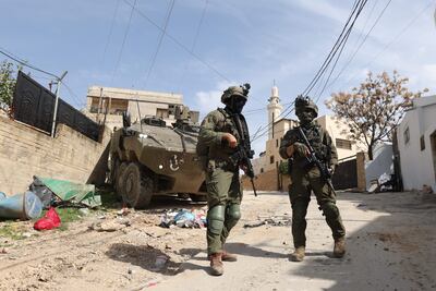 Soldados israelíes en Yenín, Cisjordania.
