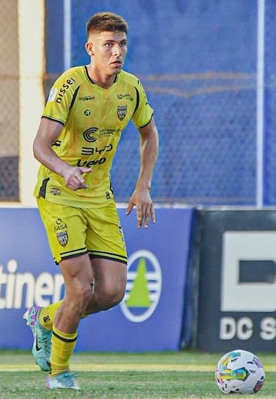 Lucas Romero, volante de equilibrio de Recoleta FC, se perderá el partido contra 2 de Mayo por acumulación de tarjetas amarillas.