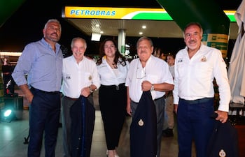 Juan José Zapag, Hugo Mersán, Catherine Vargas, Ramón Codas y Gerardo Molinas.