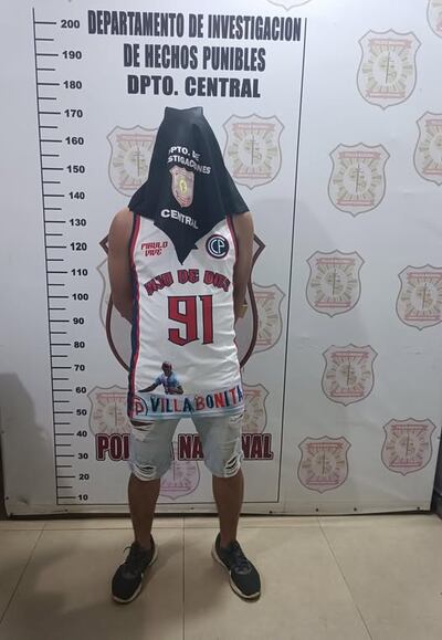 Junior Alejandro Escurra fue detenido ayer, como uno de los integrantes del grupo que disparó contra hinchas del Olimpia.