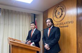 El senador José Oviedo oficializó hoy su pase al movimiento Yo Creo. El viernes último había dejado Cruzada Nacional