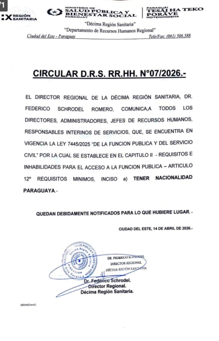 Documento oficial con sello y firma del Dr. Federico Schdrodel Romero, sobre requisitos de nacionalidad en el servicio civil.