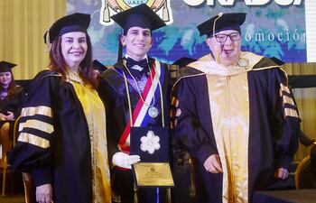 Prof. Dra. Julia Rosanna Benítez de Samudio, Eduardo Duarte y Prof. Dr. Fulgencio Samudio Ozuna.