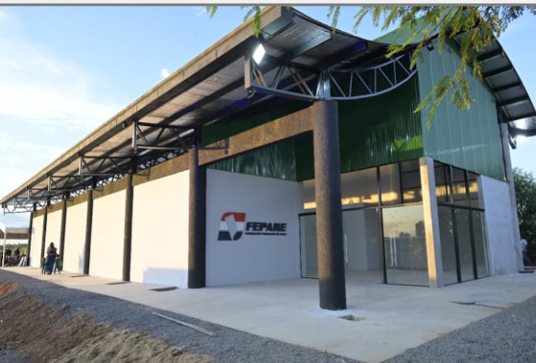 La nueva casa del remo nacional fue inaugurado esta tarde en la Costanera de Asunción.