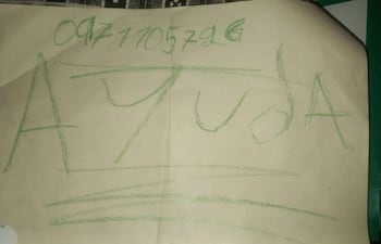 El manuscrito dejado por una niña de 10 años en un Banco.